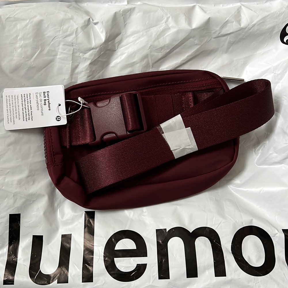 NWT Lululemon Everywhere Belt Bag - Picture 6 of 6